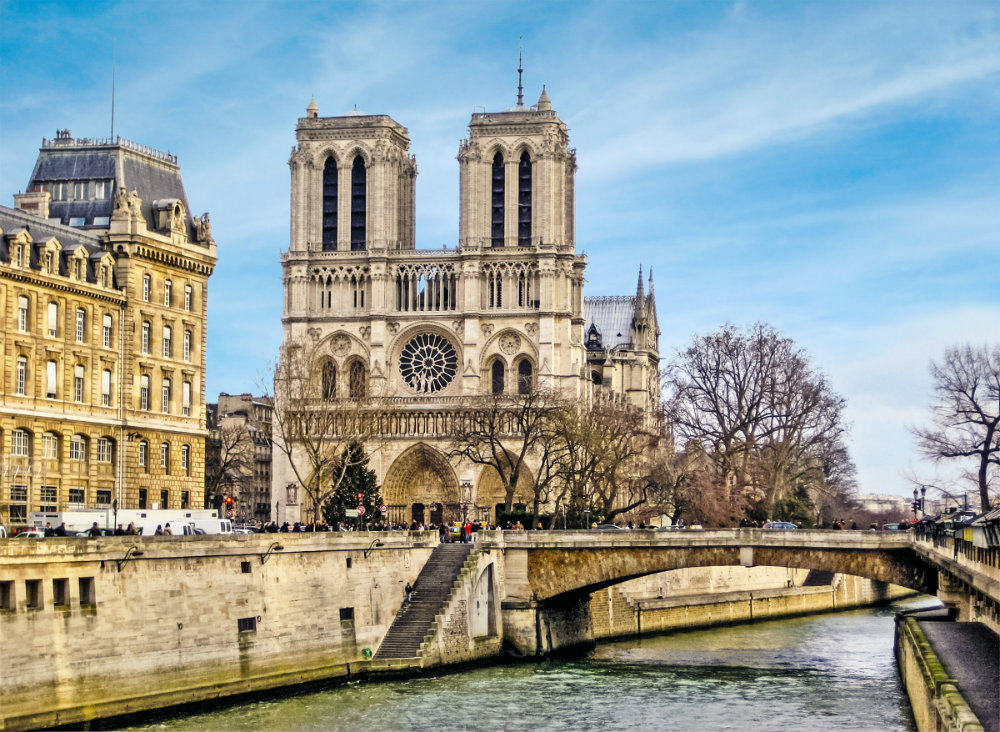 10 Places You Must Visit in Paris 06