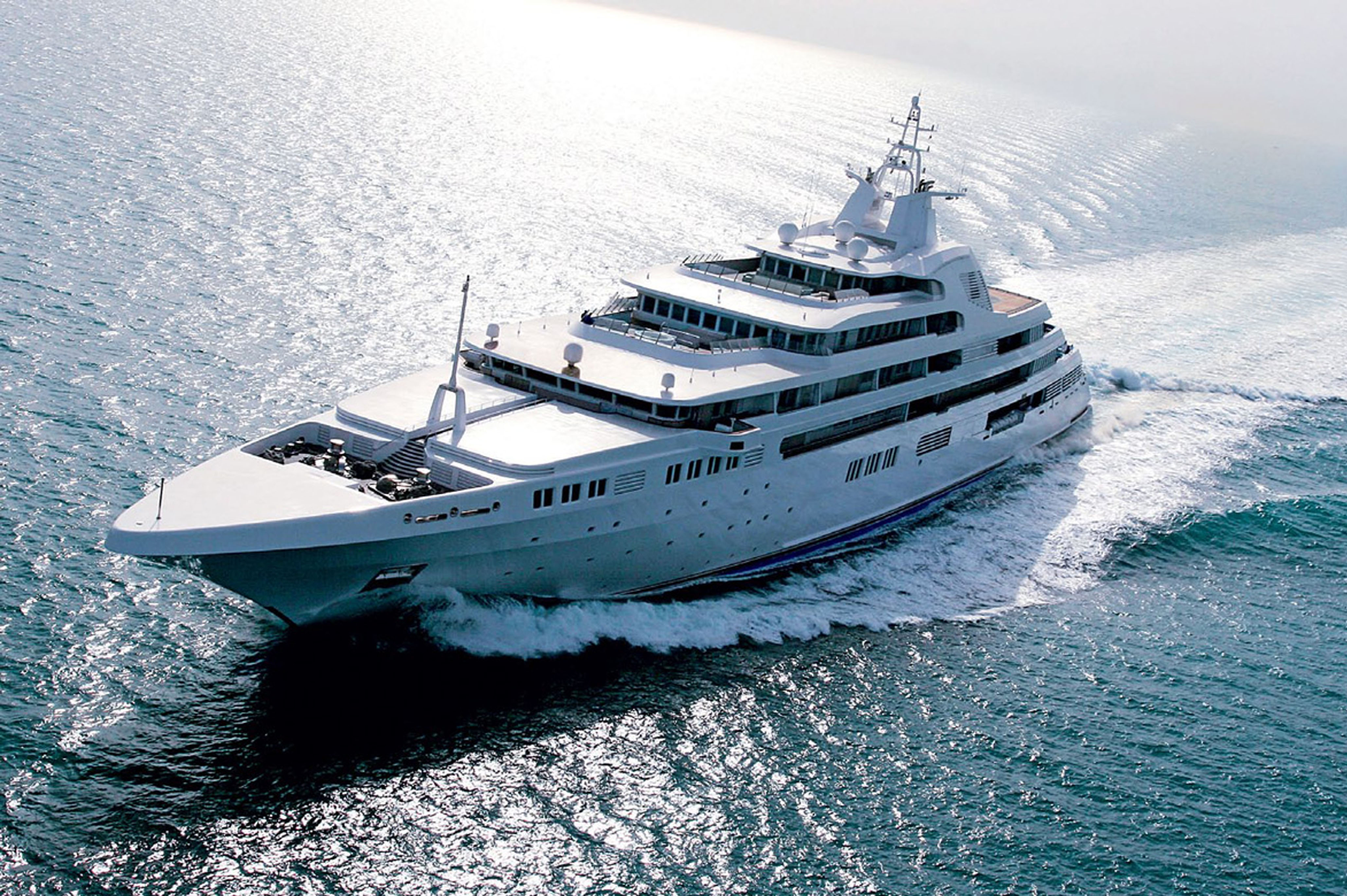 the luxe luxury yachts