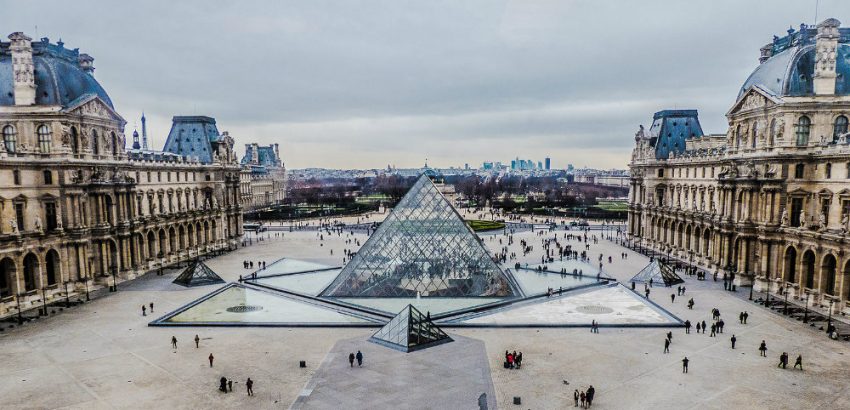 10 Places You Must Visit in Paris 01