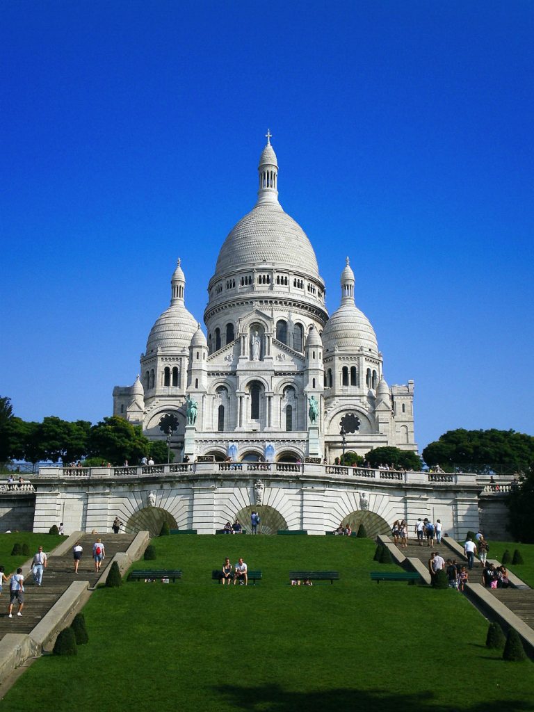 10 Places You Must Visit in Paris