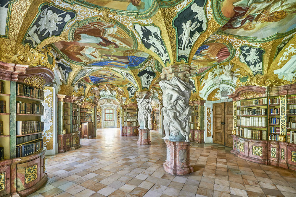 The Most Beautiful Libraries Around The World 04