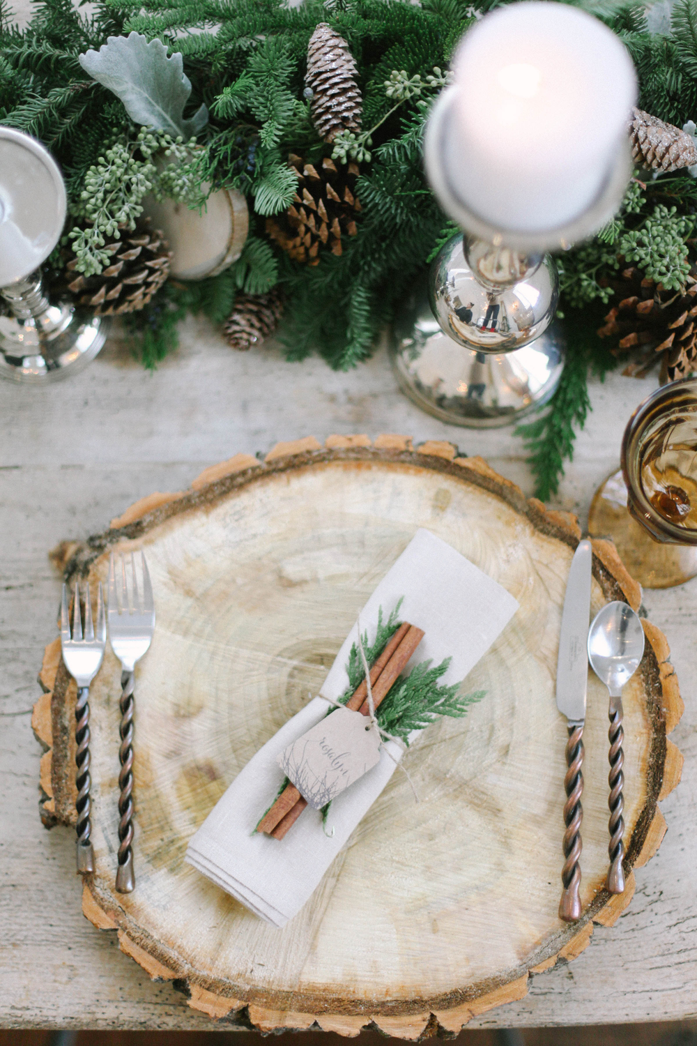 5 Elegant Christmas Table Décor Ideas 01