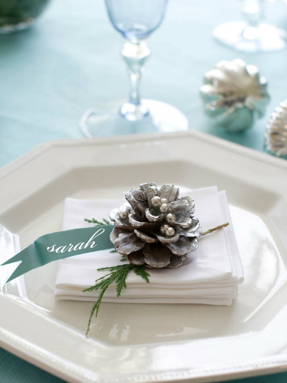 5 Elegant Christmas Table Décor Ideas 04