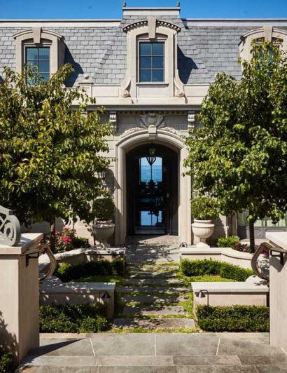 Tour a Luxury Maximalist Home in California 01