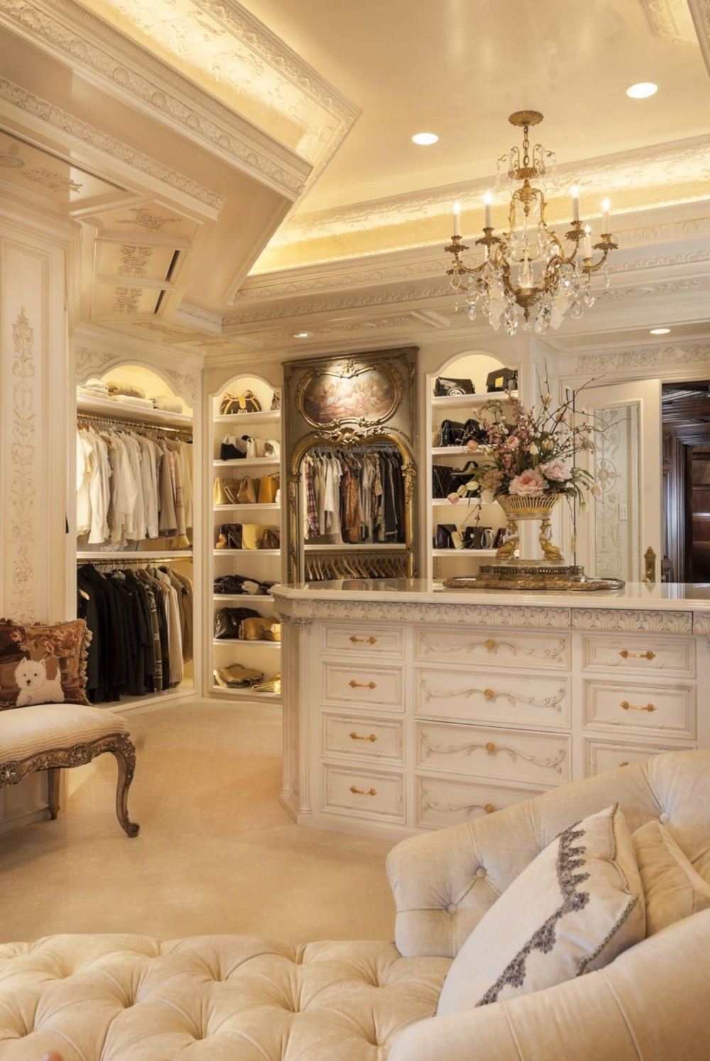 5 Luxury Closet Decor Ideas