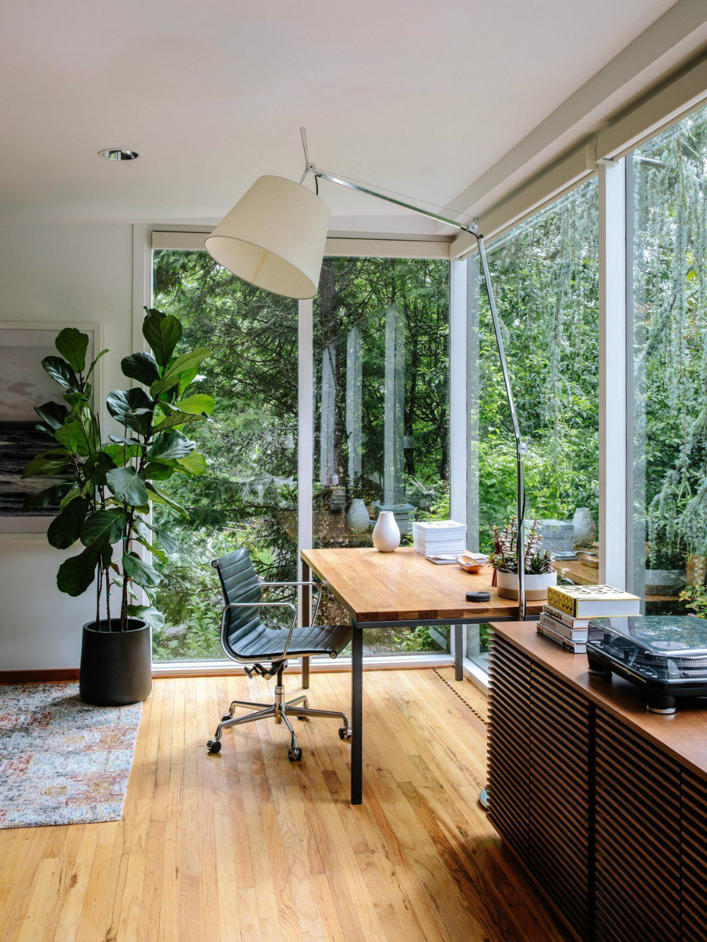 Home Office Décor Ideas - How To Design A Workspace At Home In 2023