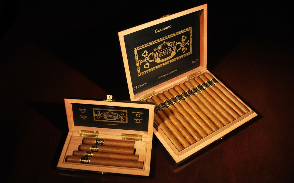 The Most Expensive Cigars in The World regius-cigars-black