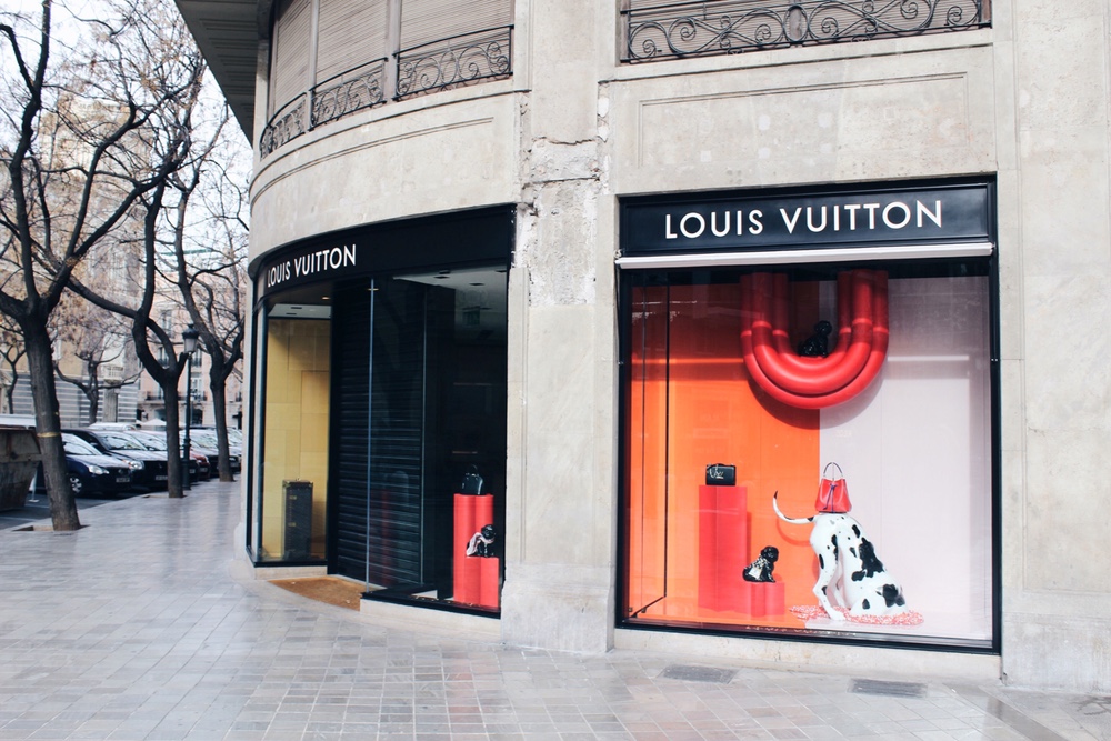 Louis Vuitton Singapore the best store 2019. Exclusive and luxury shopping  