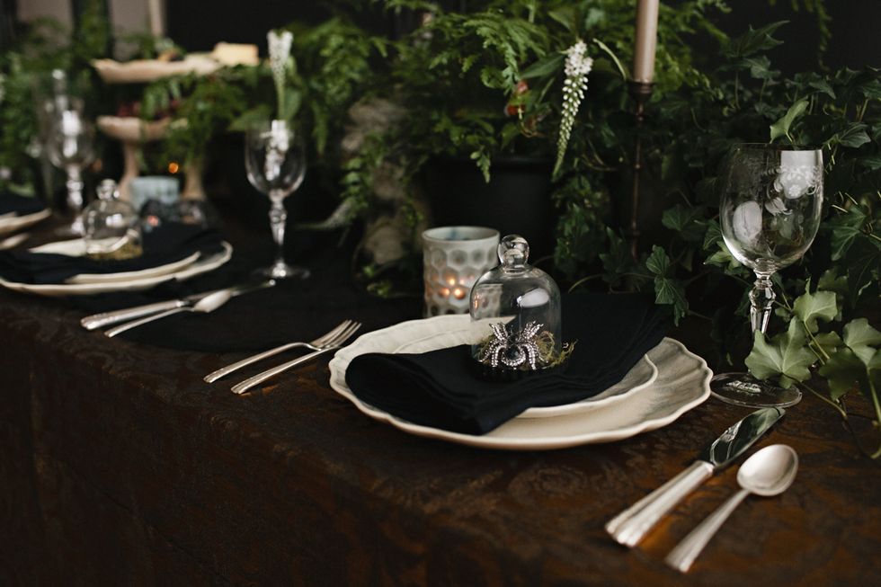 Elegant Halloween Décor Ideas 02