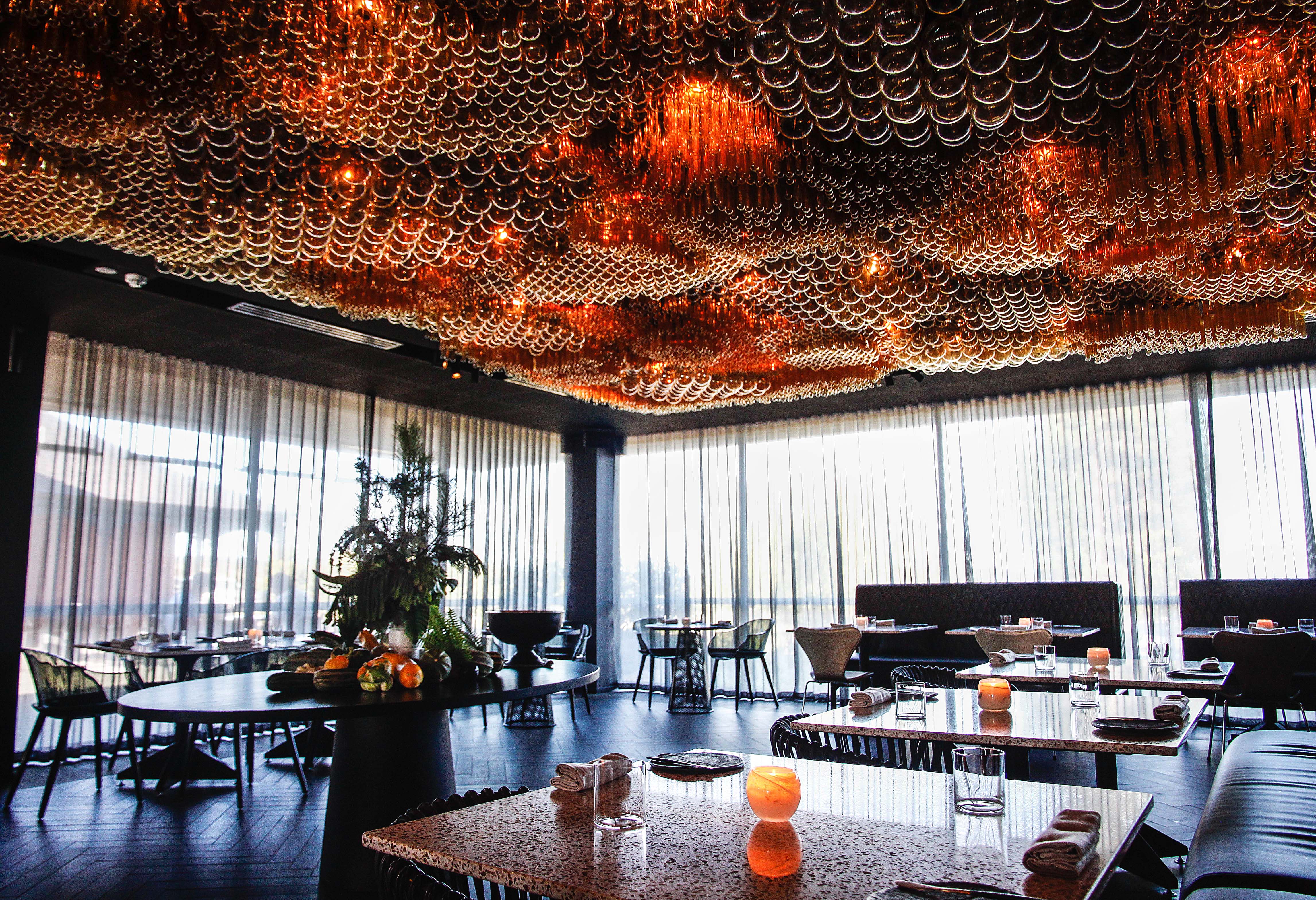 Dramatic Chandeliers in Restaurants Across the World4