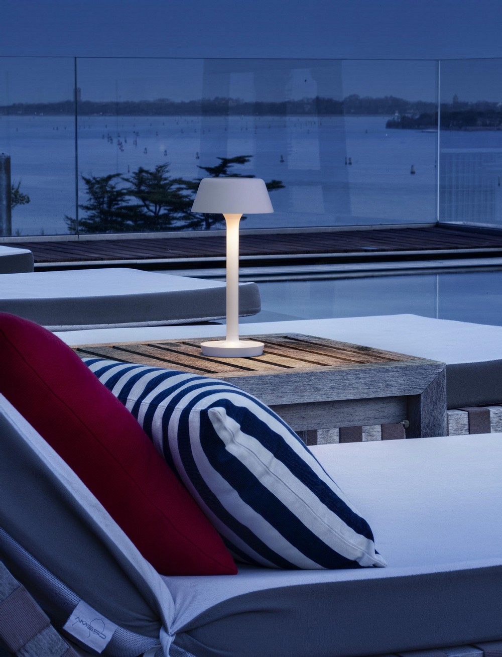 10 Superlative Outdoor Lighting Designs for Your Consideration 3