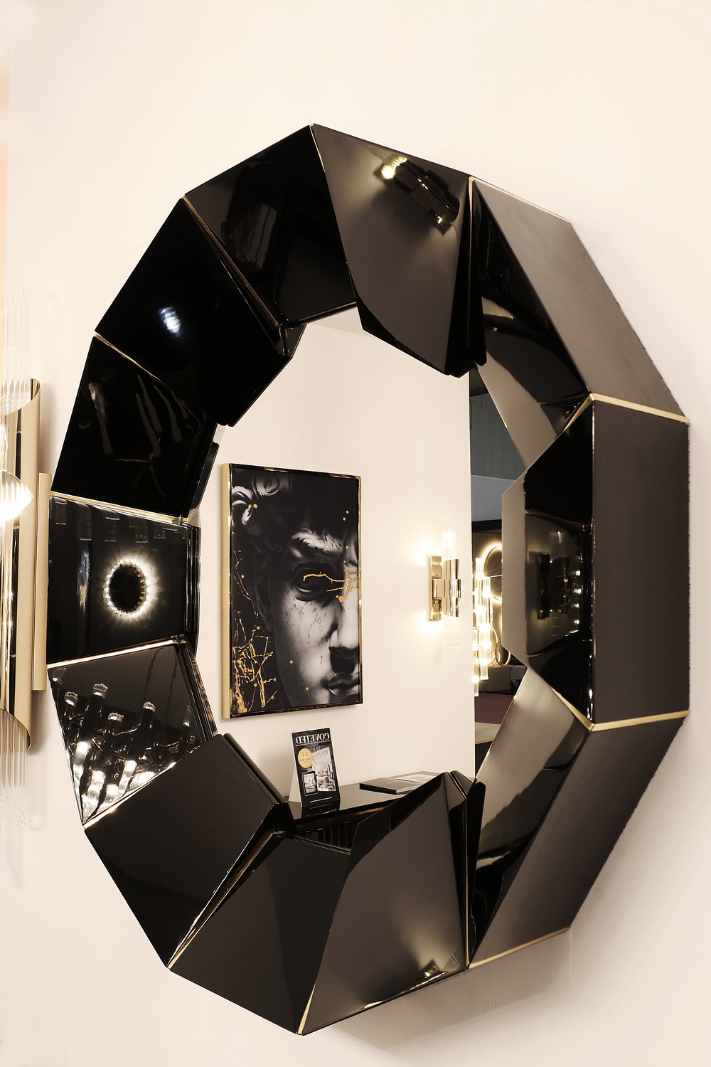 Home Decoration Ideas 10 Ostentatious Mirrors for a Unique Aesthetic 5