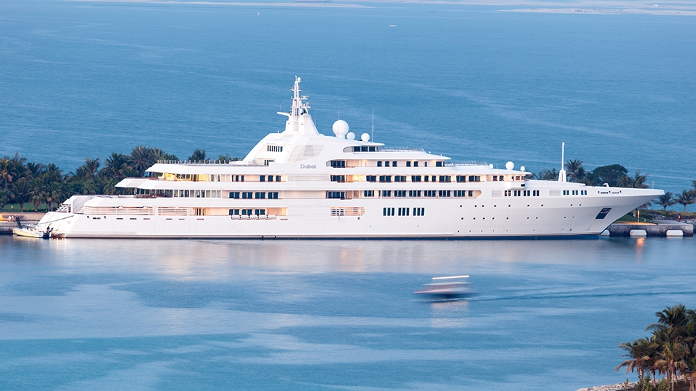Be In Awe of the Massive Structure of the World's Largest Yachts 11 (10)