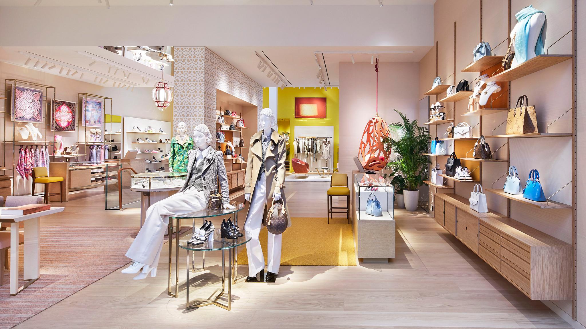 Louis Vuitton&#39;s Stunning Store Front by UNStudio