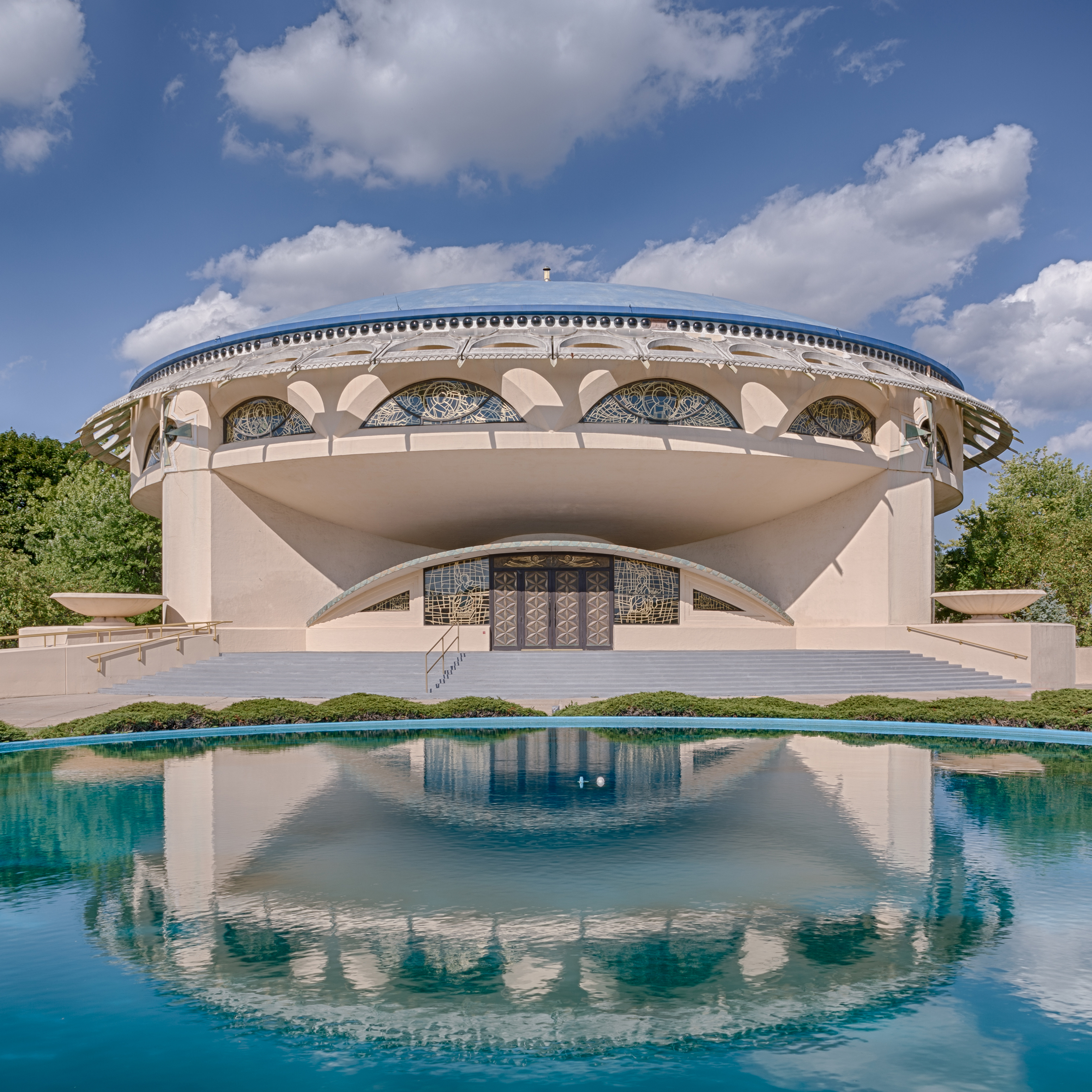 Frank Lloyd Wright: Explore His Amazing Projects Virtually