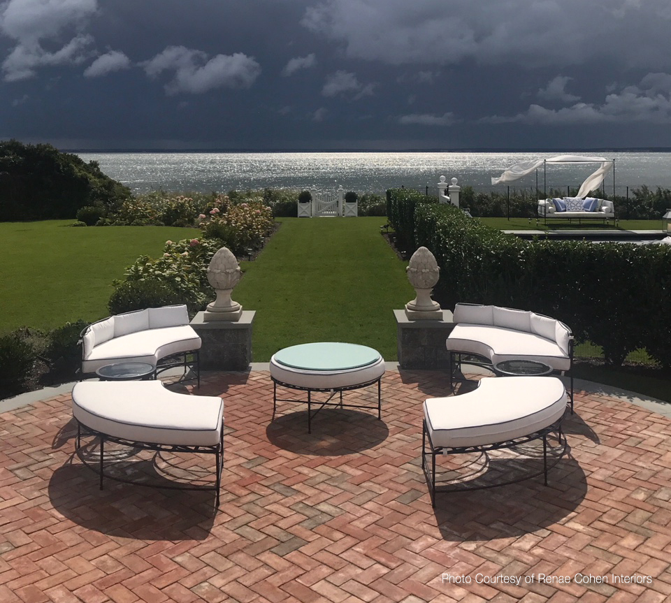 Summer Trends: Luxury Outdoor Furniture for an Enviable Garden luxury outdoor furniture Summer Trends: Luxury Outdoor Furniture for an Enviable Garden amalfi tuxedo salon set renae cohen interiors