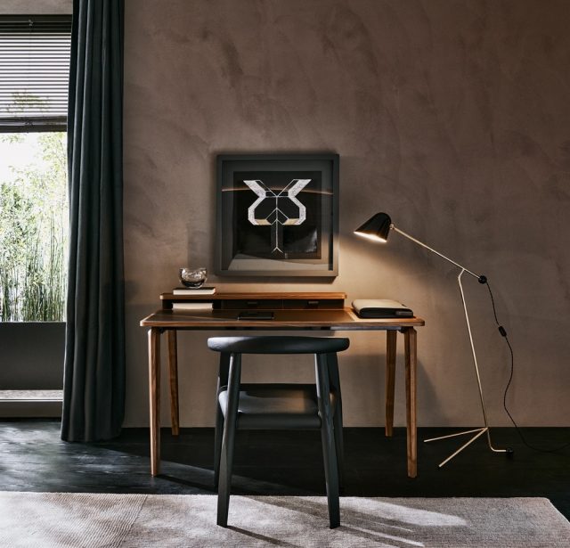 Top 25 Luxury Desks to Modernize Your Home Office Decor