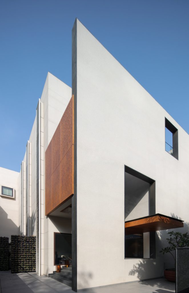 Studio IAAD: An Urban Refuge in New Delhi With Exclusive Furniture
