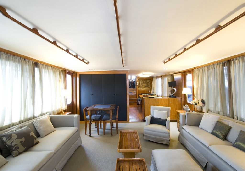 Sara Folch: Fresh And Modern Designs With Fine Details