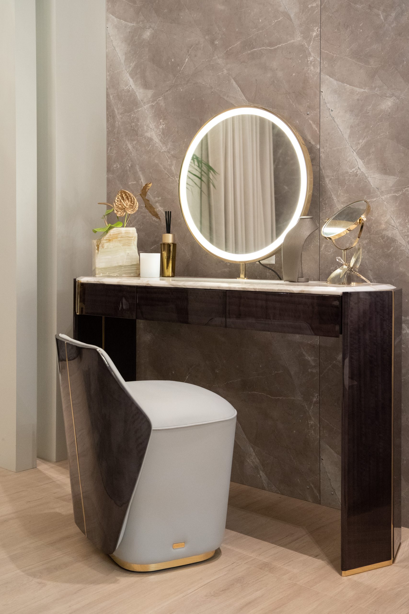 10 Chic Stools And Ottomans To Add Curated Details To Your Designs!