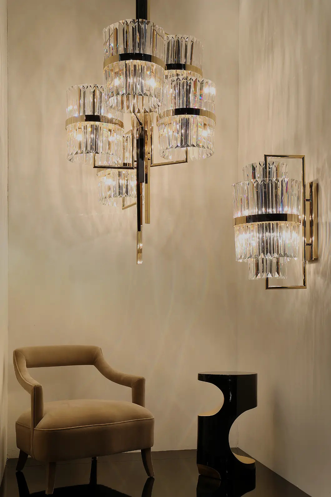 Dramatic Chandeliers With Intricate And Lush Designs!
