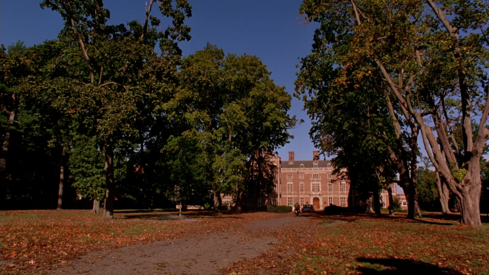 Batman: The Transformation Of The Wayne Manor In The Last 80 Years