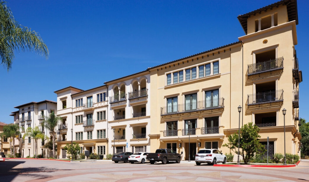 Kim Kardashian Has Her Calabasas Condo Up For Sale Again!