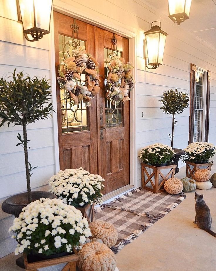 Top 4 Luxury Pieces To Add The Perfect Fall Decor To Your Home