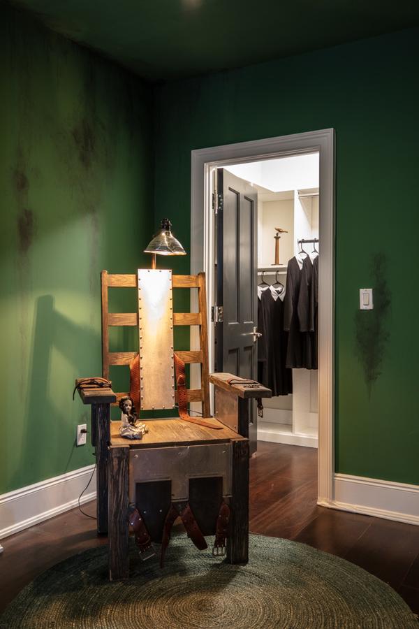Addams Family: Unveiling A Replica Of The Spooky Mansion