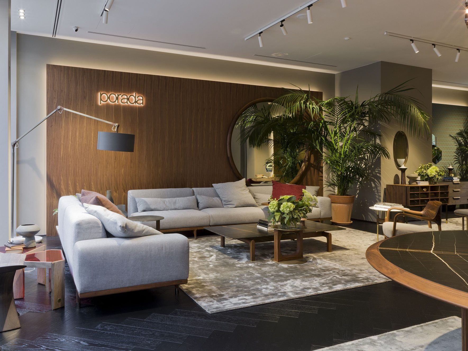 Milan: Discover The Best Luxury Showrooms For A Shopping Spree