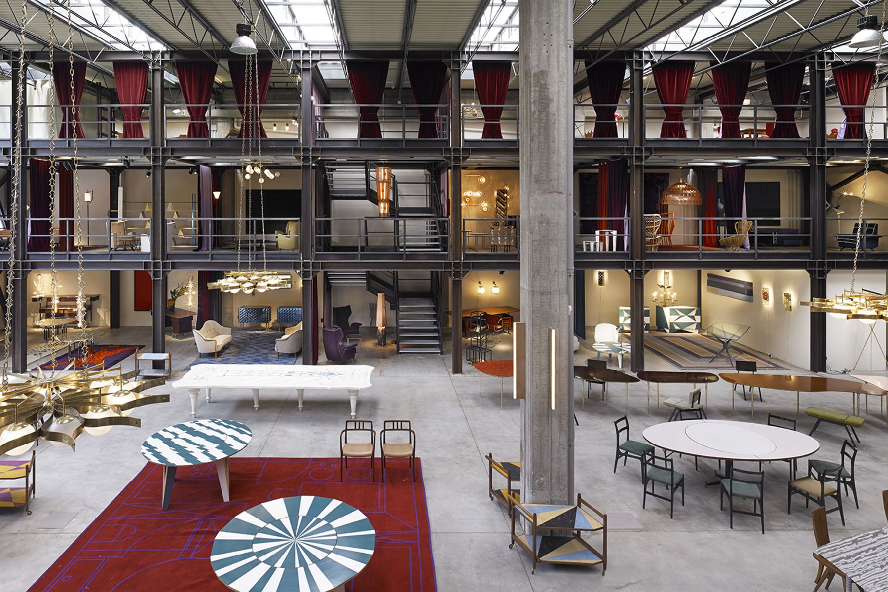 Milan: Discover The Best Luxury Showrooms For A Shopping Spree