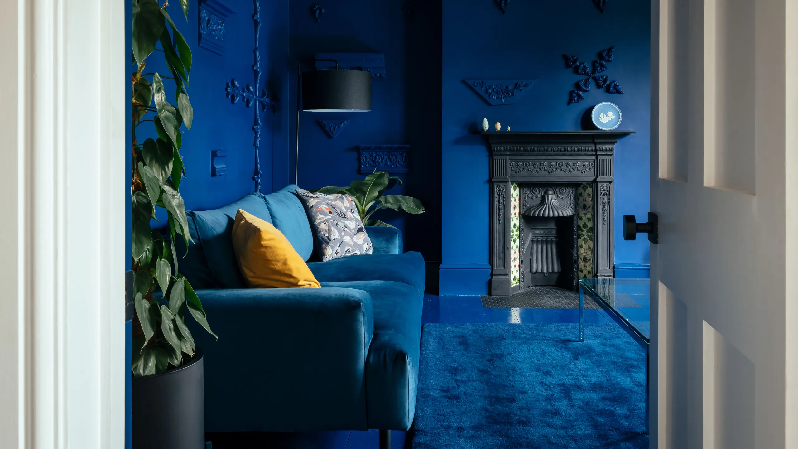 April Interior Design Trends: Discover The Beauty Of Monochromatic Interiors