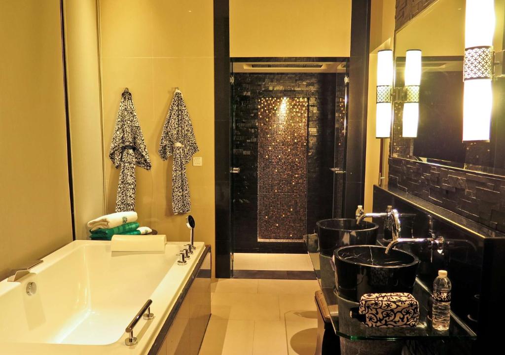  20 Luxury Hotels in Thailand: A Lavish Journey of Opulence and Elegance