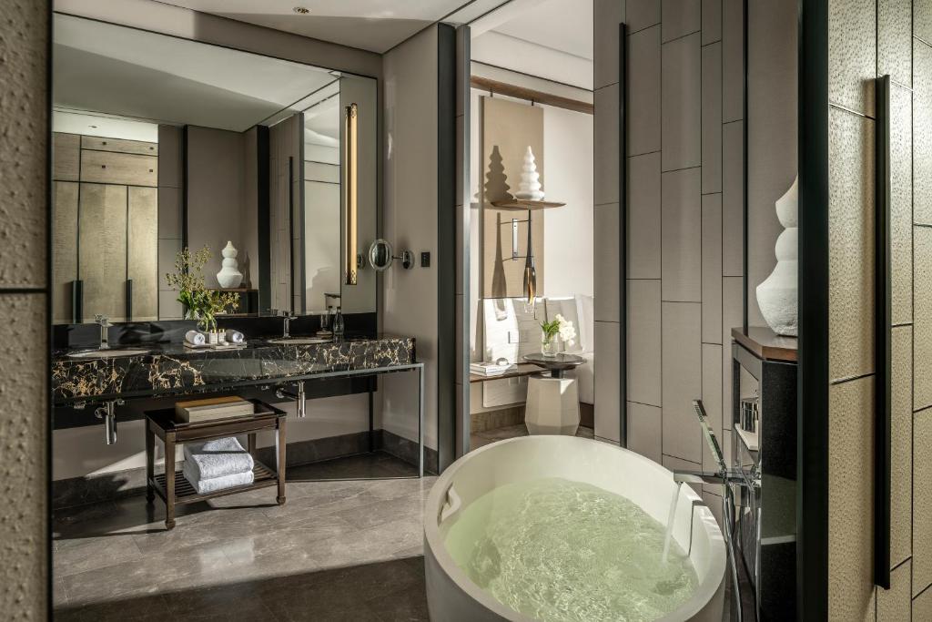  20 Luxury Hotels in Thailand: A Lavish Journey of Opulence and Elegance
