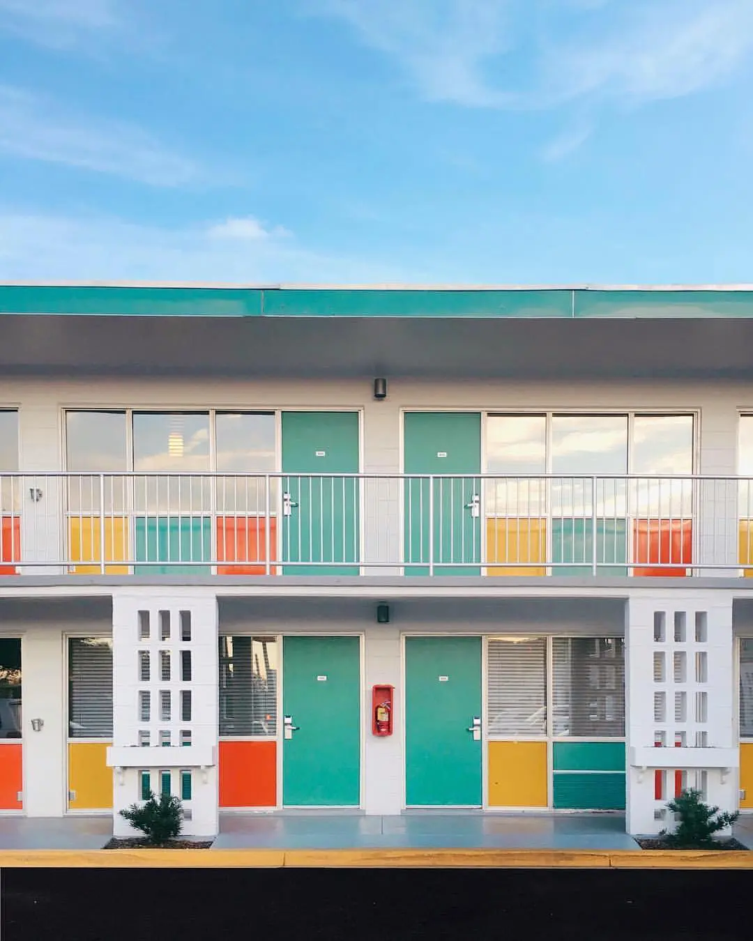 Retro Hotels To Inspire Your Senses: A Journey Back to the '50s and '60s