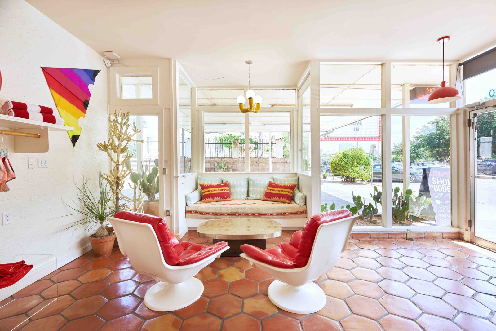 Retro Hotels To Inspire Your Senses: A Journey Back to the '50s and '60s