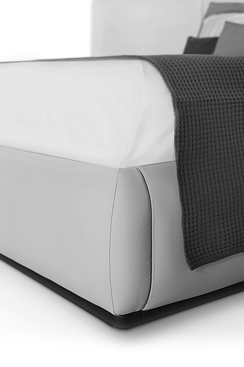 CHARLA XL BED