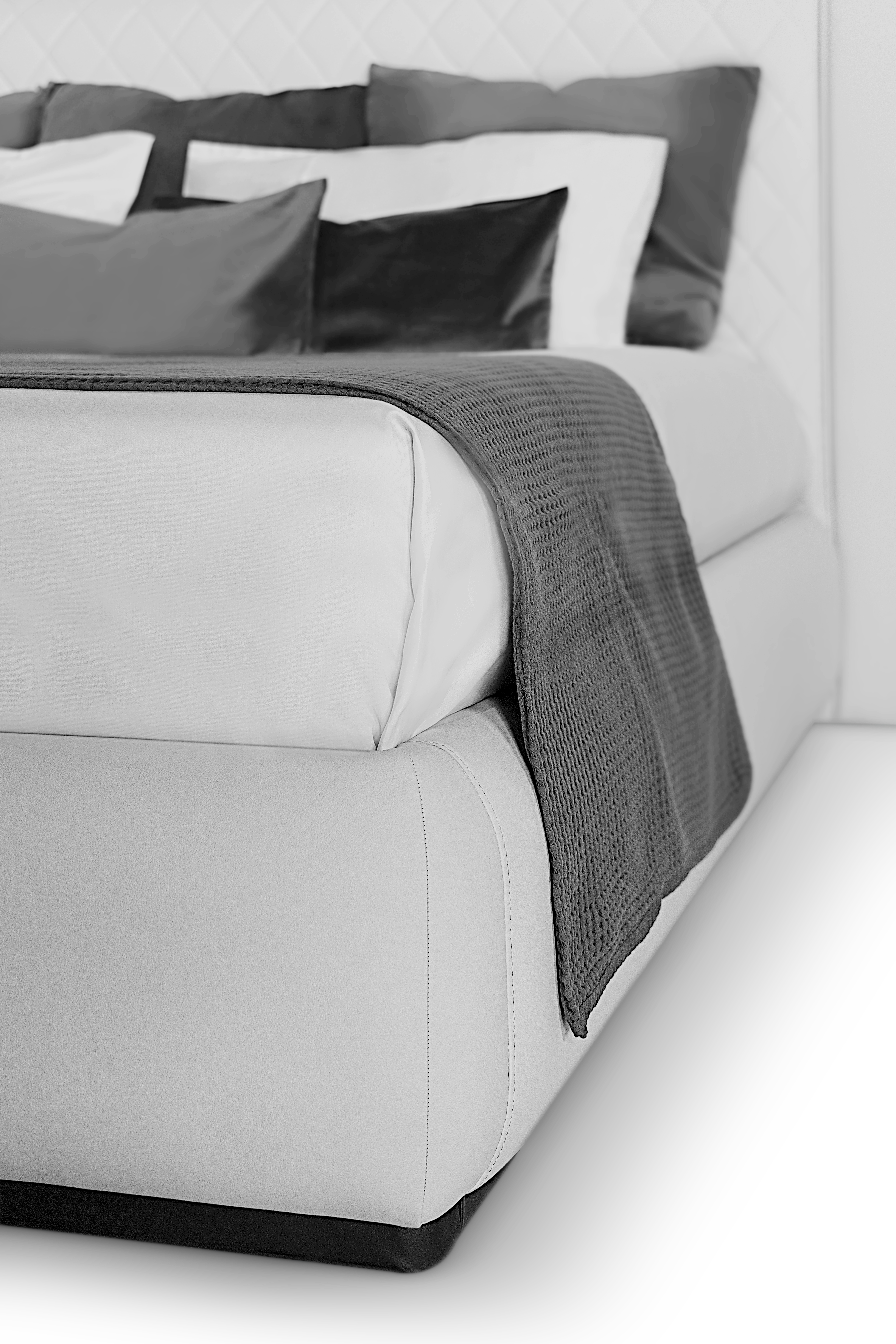CHARLA XL BED