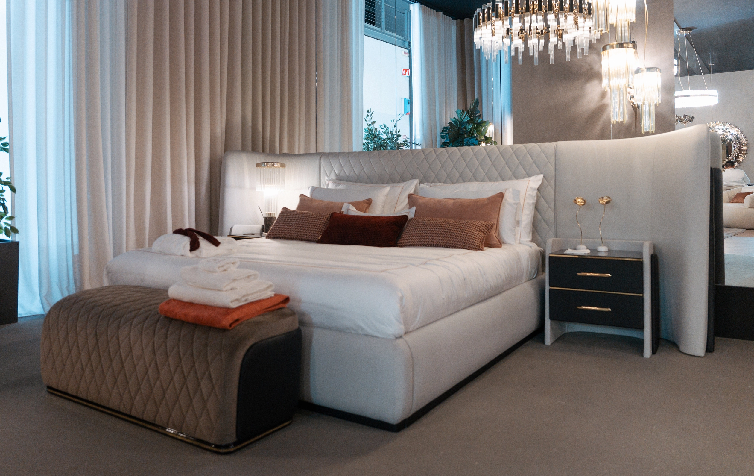 Charla XL Bed